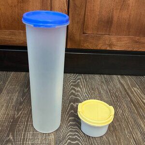 Tupperware Spaghetti Keeper and Shaker